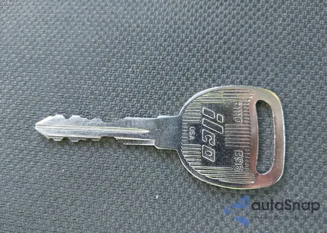 2000 Chevrolet Silverado 1500 Ls z USA, uszkodzony, nr VIN 2GCEC19V9Y1361972